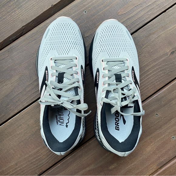 Brooks - Adrenaline GTS 22 Road-Running Shoes - Picture 4 of 8